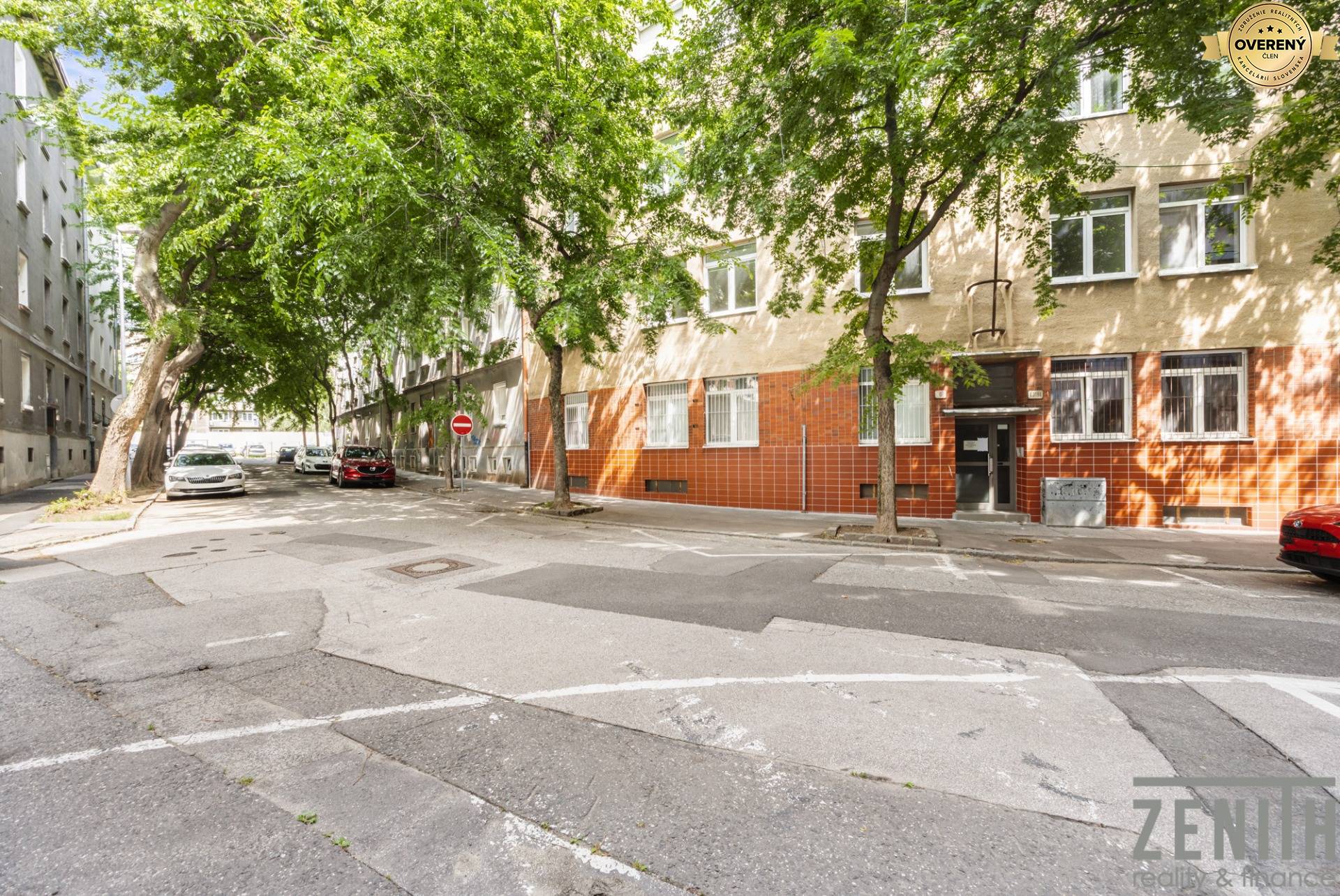 Sale Three bedroom apartment, Three bedroom apartment, Murgašova, Brat