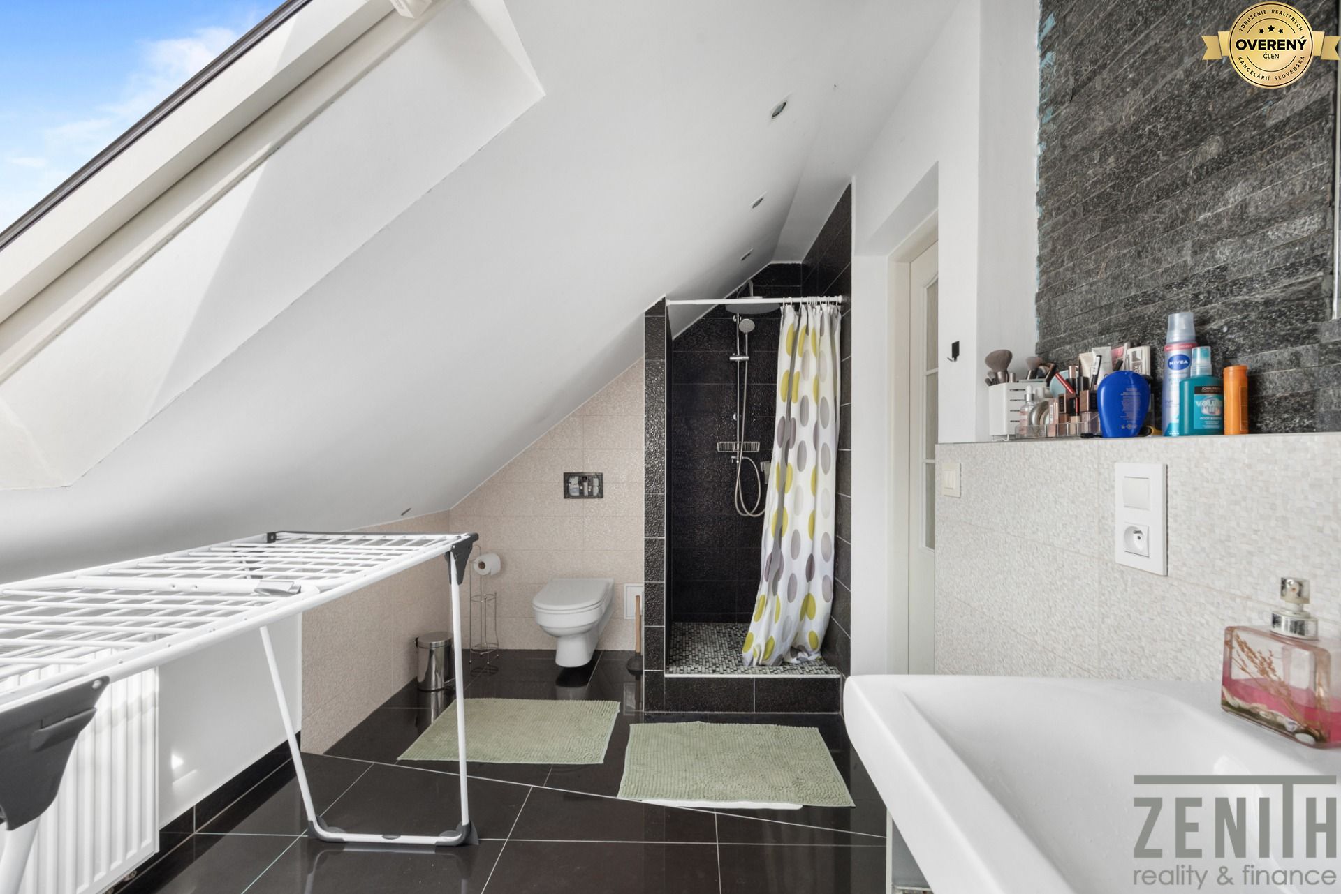 Sale Four+ bedroom apartment, Four+ bedroom apartment, Kapitulská, Trn