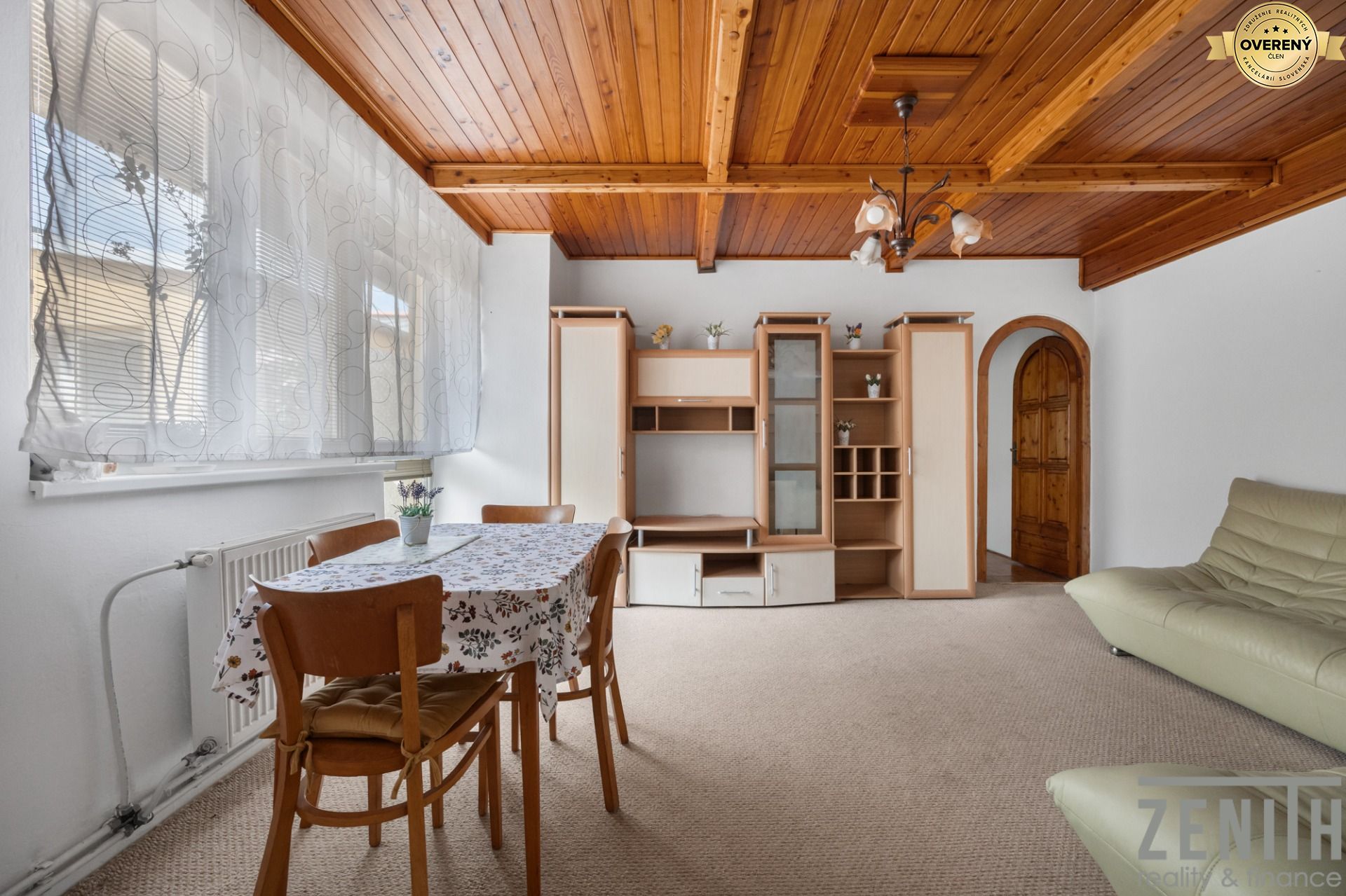 Sale Four+ bedroom apartment, Four+ bedroom apartment, Kapitulská, Trn