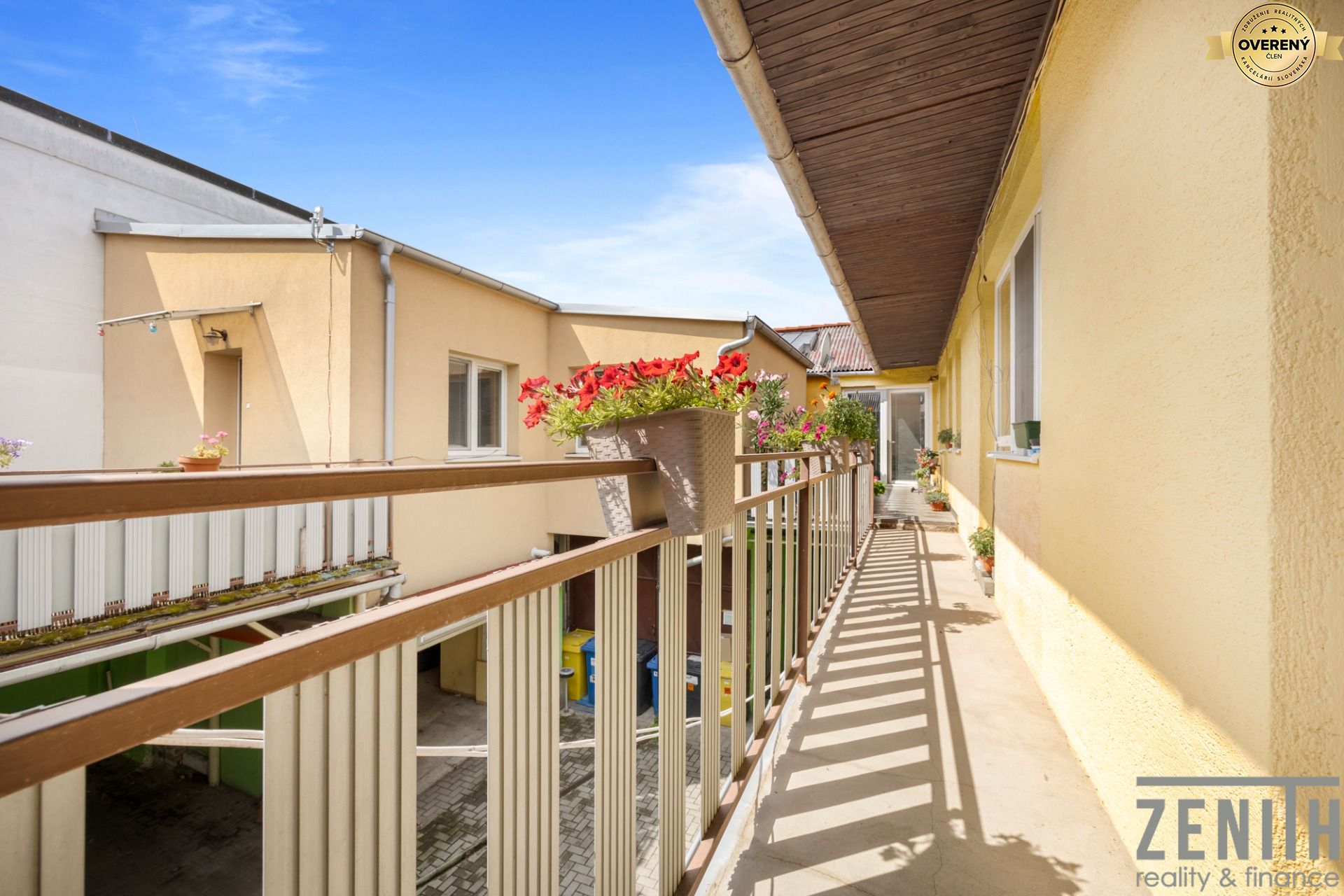 Sale Four+ bedroom apartment, Four+ bedroom apartment, Kapitulská, Trn