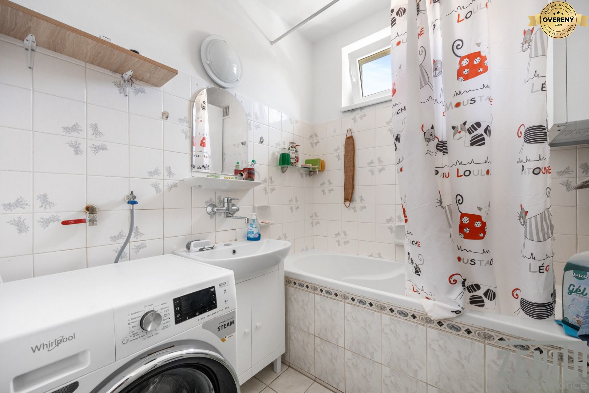 Sale Four+ bedroom apartment, Four+ bedroom apartment, Kapitulská, Trn